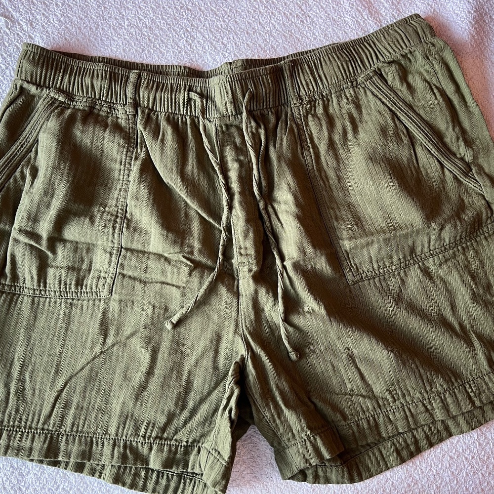 Old Navy XL Women's Olive Green Drawstring Shorts